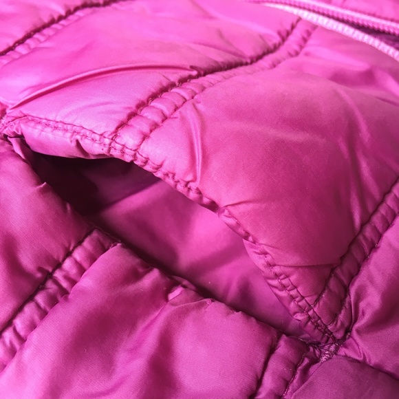 Hot pink Eddie Bauer puffer vest - Picture 4 of 5